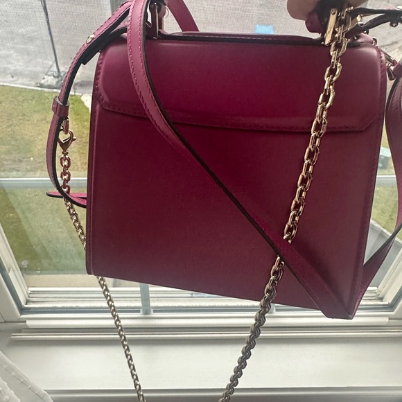 New Salvatore Ferragamo women’s bag with dust bag included - Picture 6 of 16